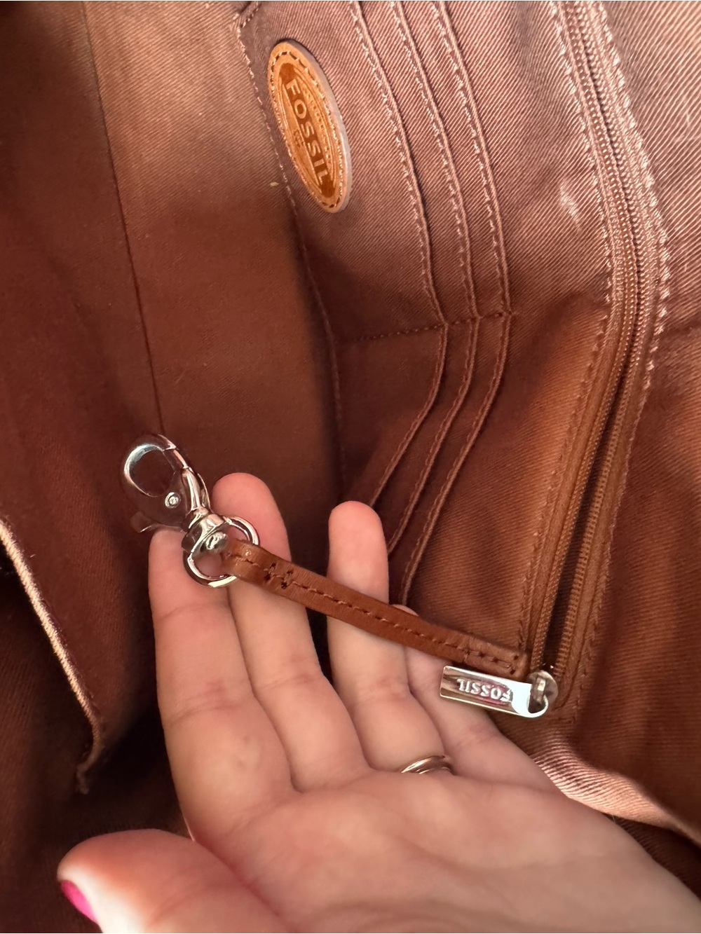 Fossil Sydney Cross-Body Leather Bag - Picture 11 of 16